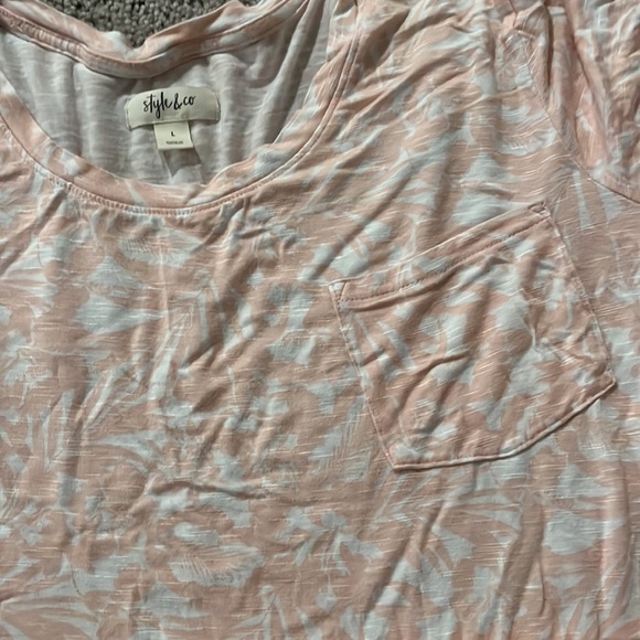 Womens pink and white top - Picture 2 of 2